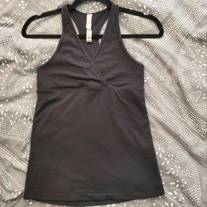 Black lululemon yoga tank